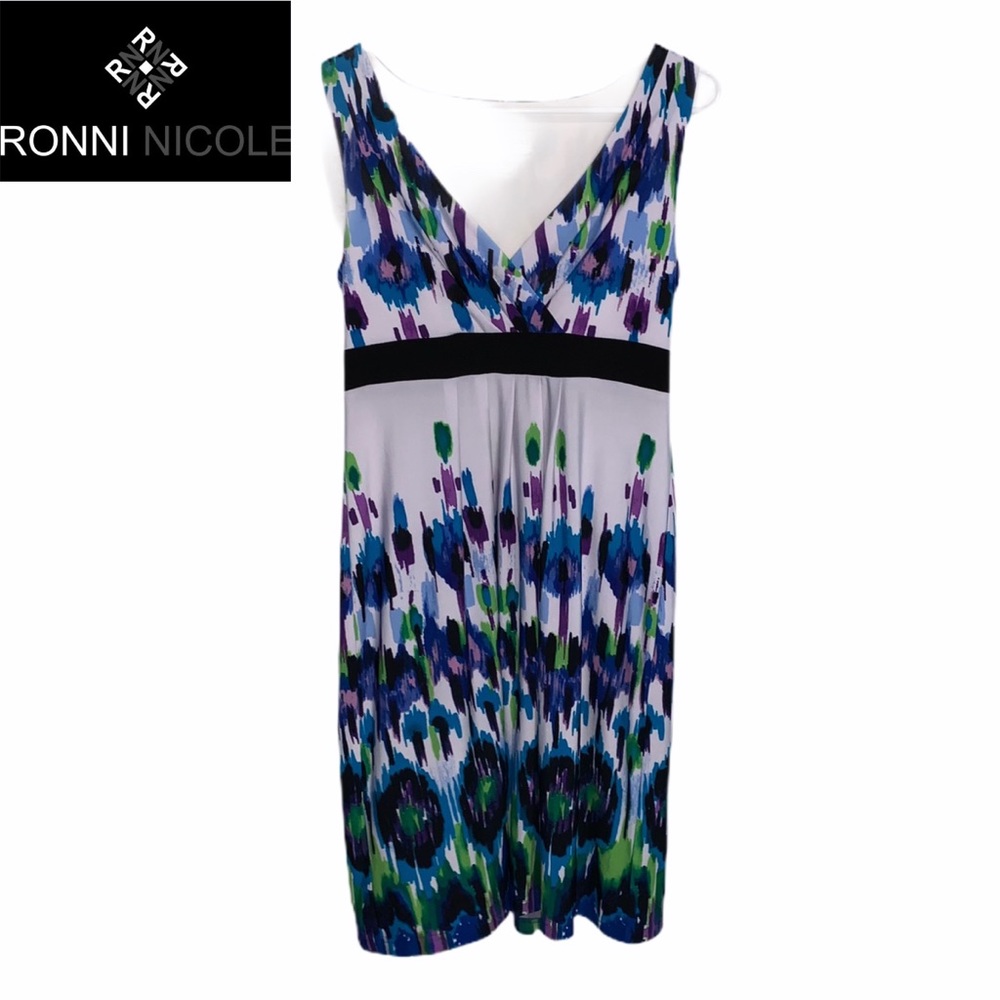 Ronni Nicole Dress. Size 6. Floral Pattern.